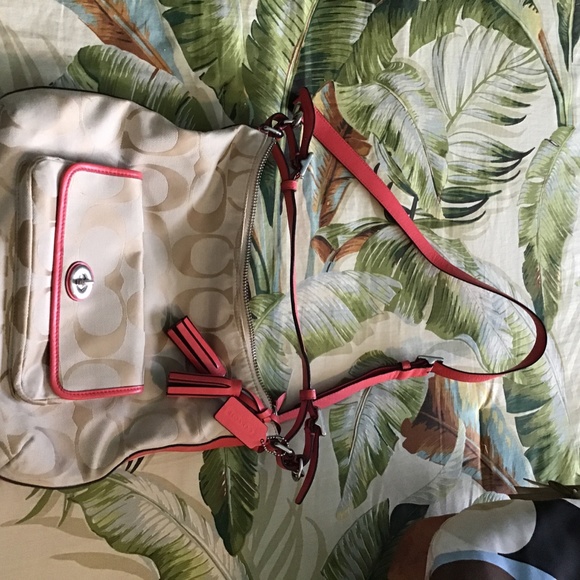 Coach - Picture 2 of 5